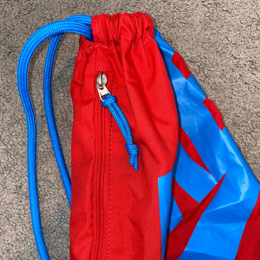Nike Drawstring Bag - Picture 3 of 4